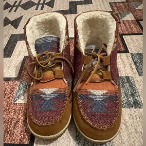 Minnetonka Cream Shearling Slippers